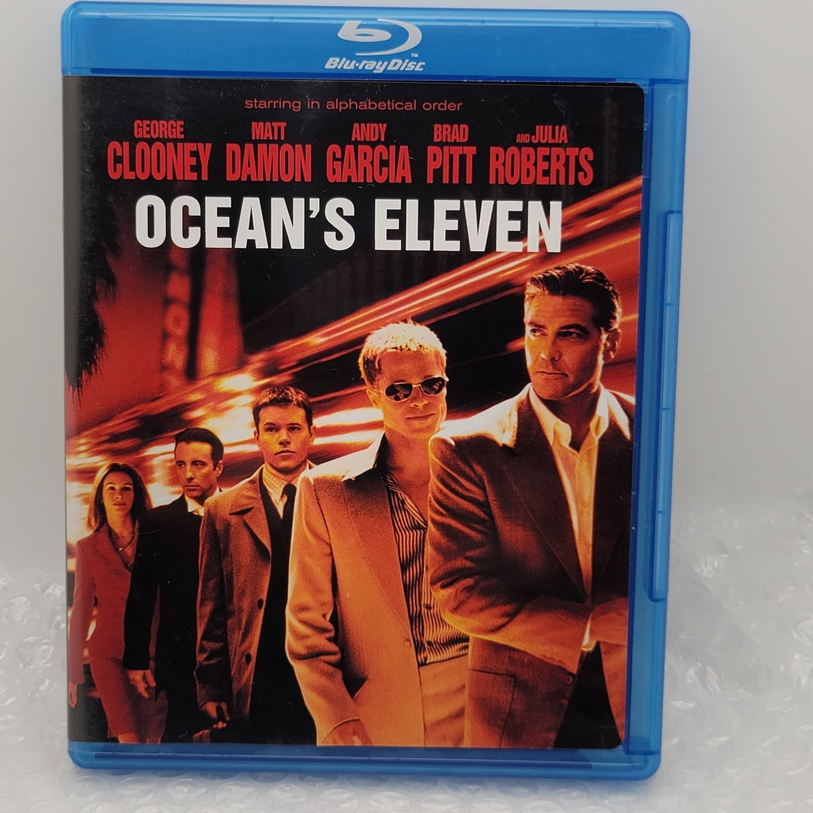 Ocean's Eleven | Blu-ray | 2001 | Clooney | Pitt | Damon | VG Cond | Fast Ship